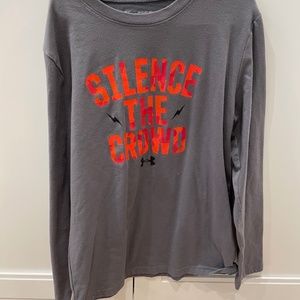 Under Armour Boys Youth Medium Silence the Crowd Long Sleeve T
